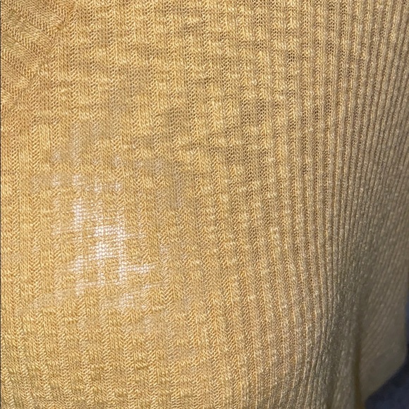 Cute Top!!! - Picture 2 of 5